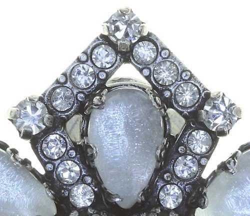 image for Earring Clip Snow White White  size S