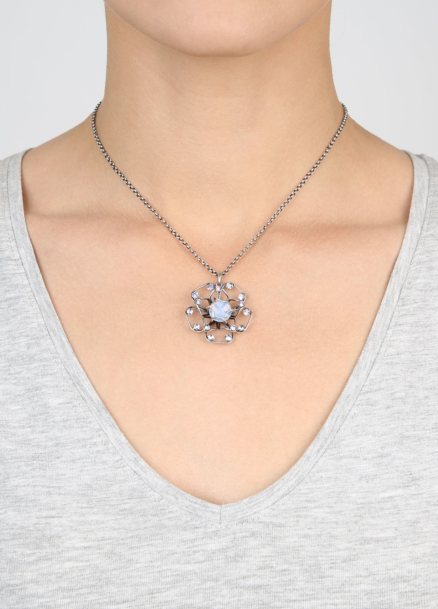 image for Necklace Pendant Verlorene Unschuld am Gartenzaun White  size M