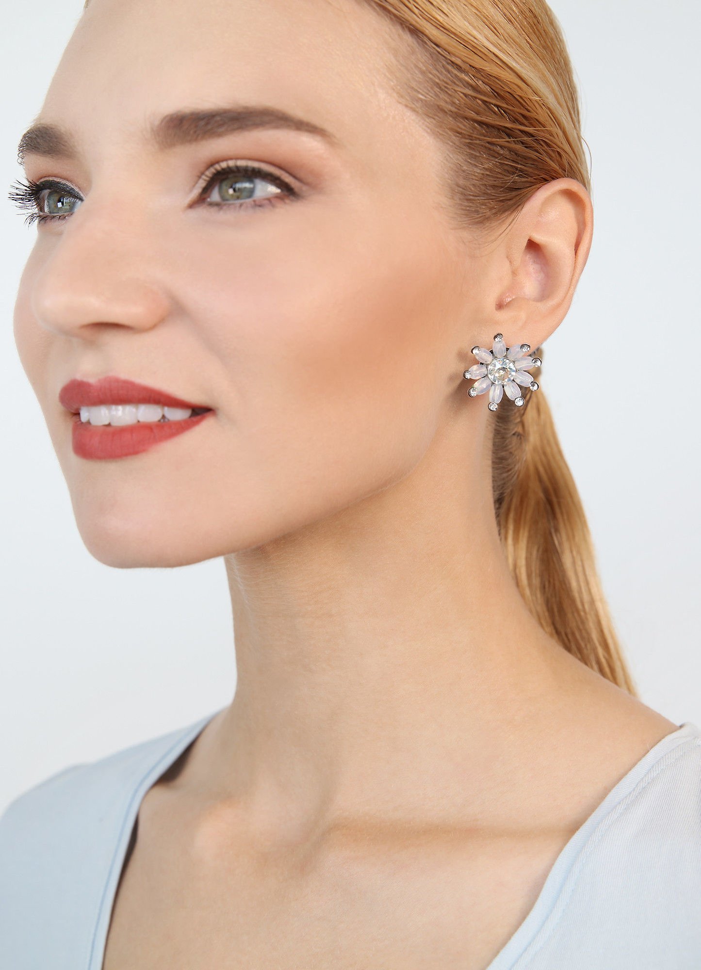 image for Earring Stud Daisy Riot White  size S