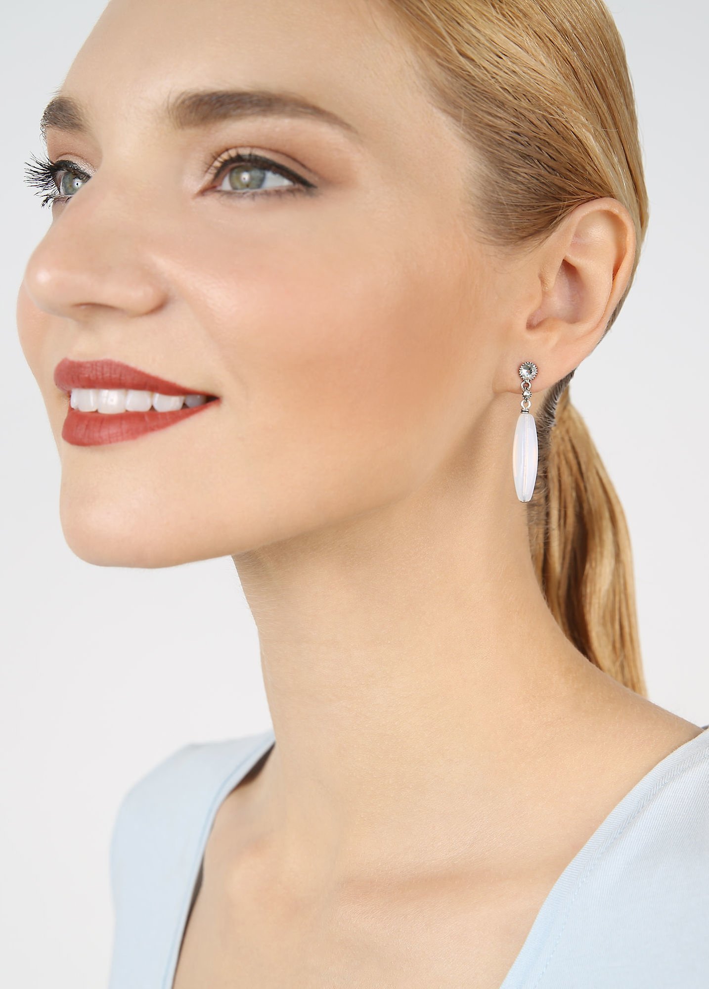 image for Earring Stud Dangling Daily Desire White  