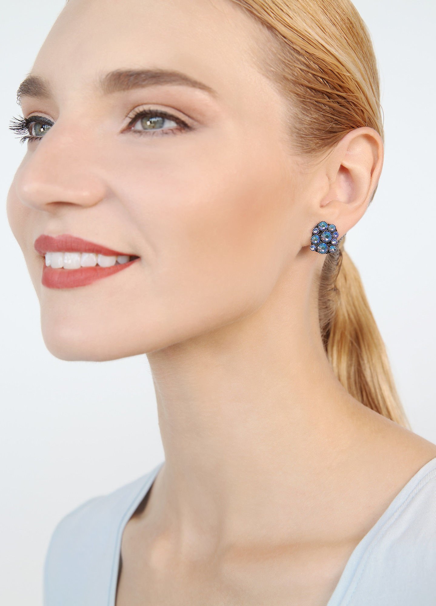 image pour Clou d'oreille Earth, Wind and Business Bleu / Lila  