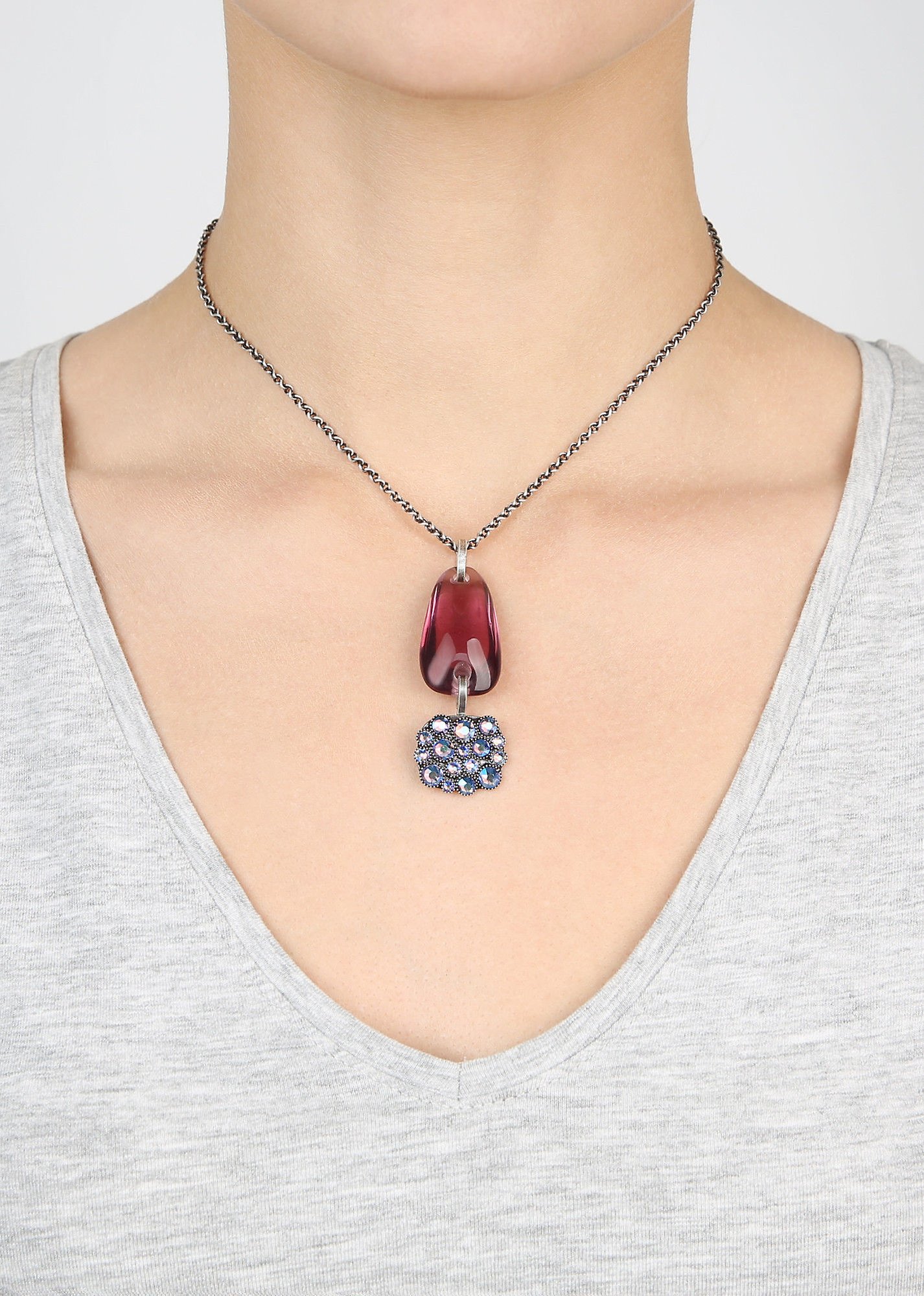 image for Necklace Pendant Earth, Wind and Business Blue / Lila  