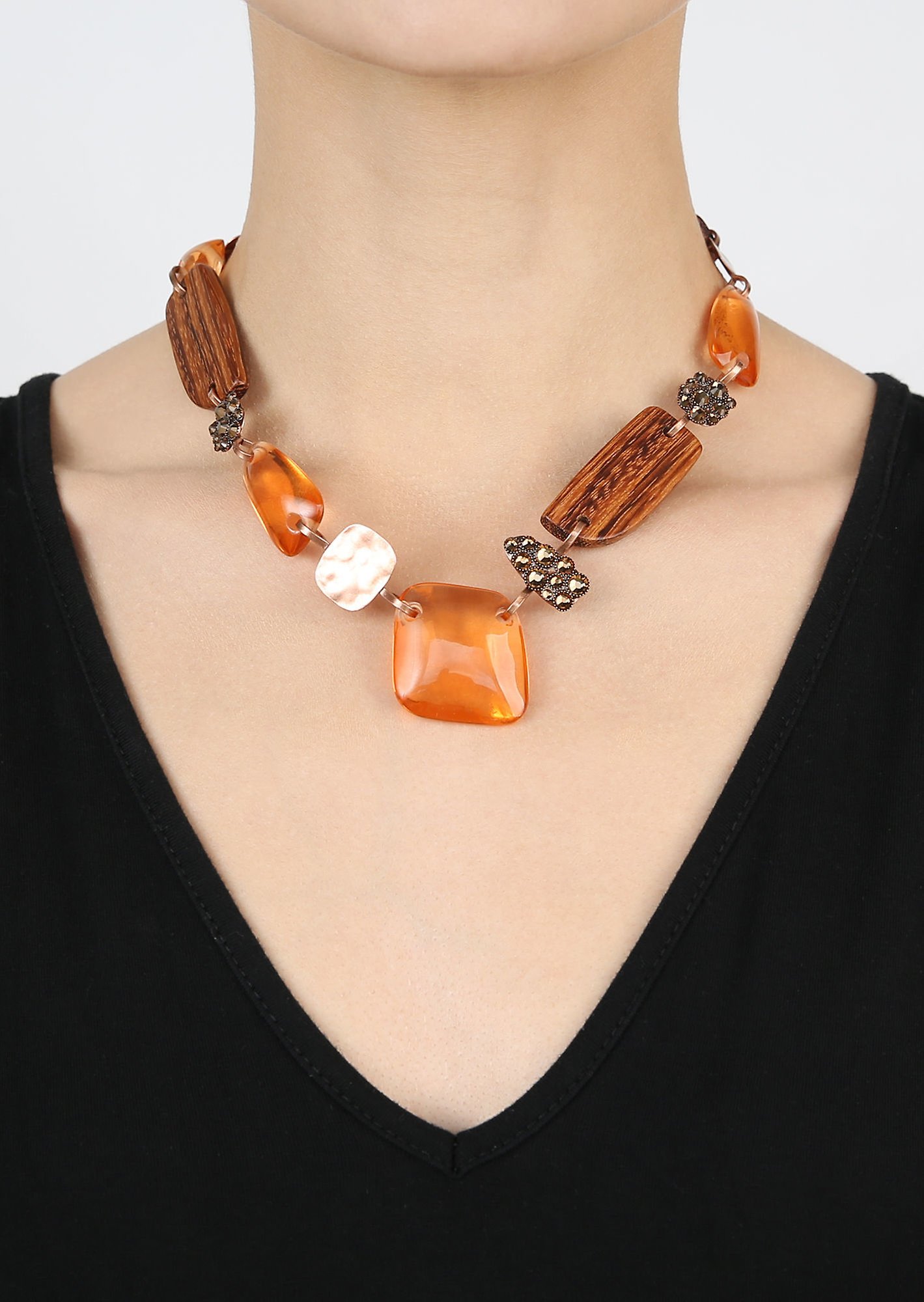 image pour Collier Earth, Wind and Business Marron  