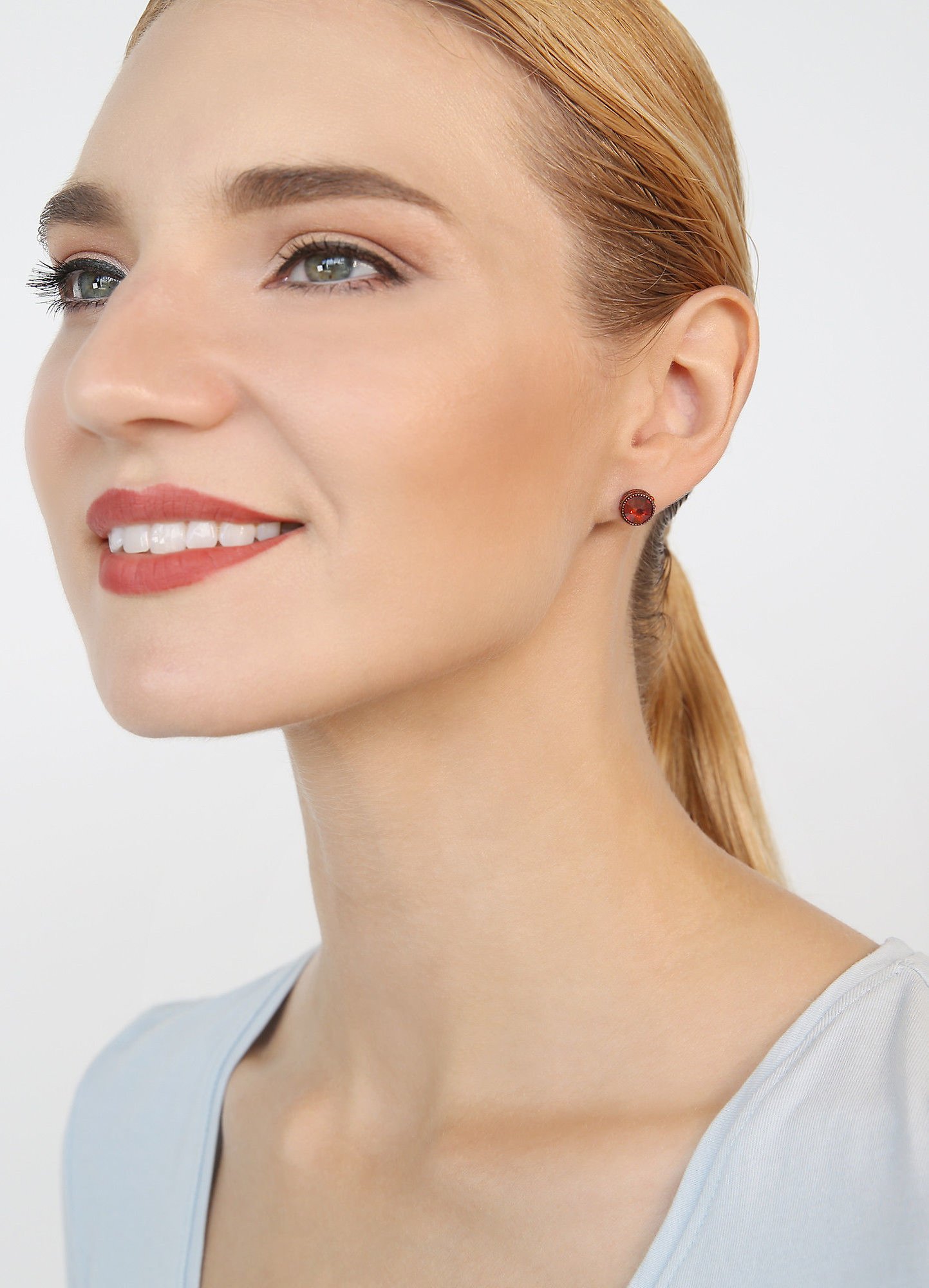 image pour Clou d'oreille Cool and Glam Rouge  