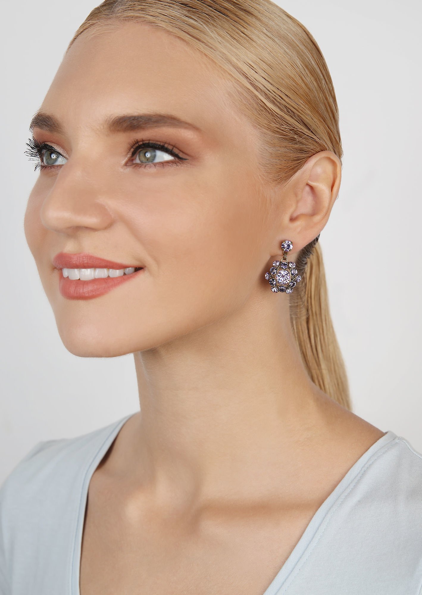 image for Earring Stud Dangling Bended Lights Lila  