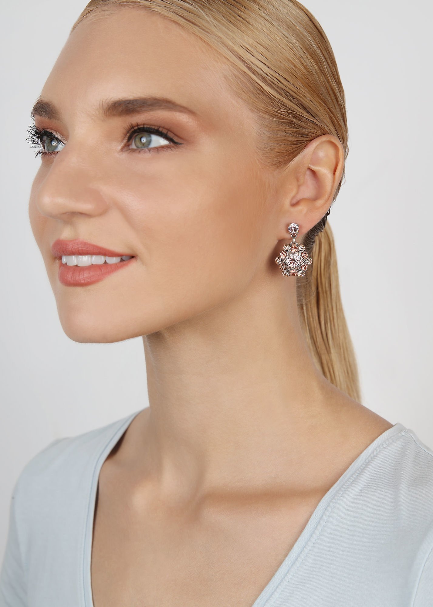 image for Earring Stud Dangling Bended Lights Beige / Brown  