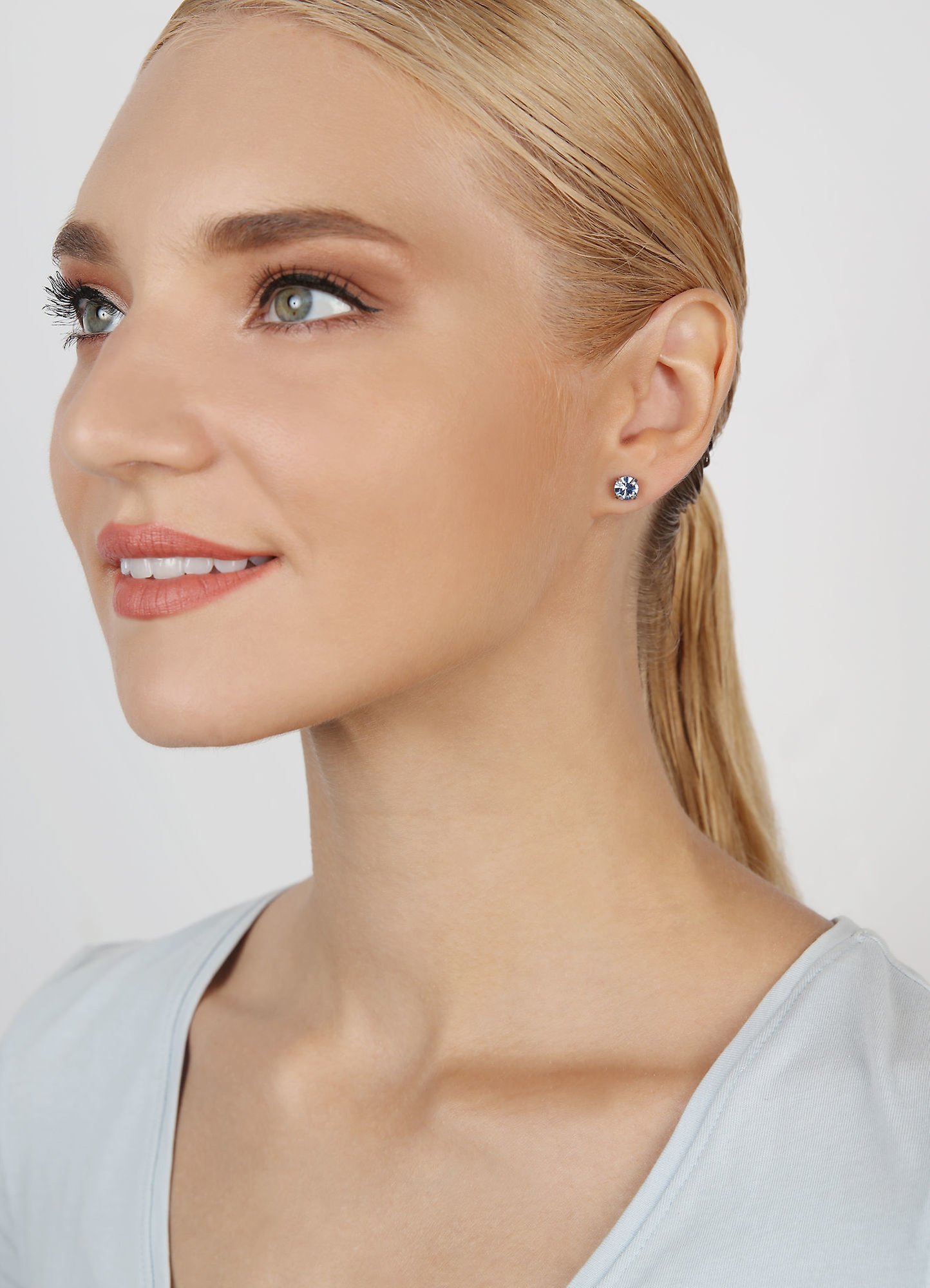 Bild für Ohrstecker Black Jack Hellblau Hell-Saphir SS 29