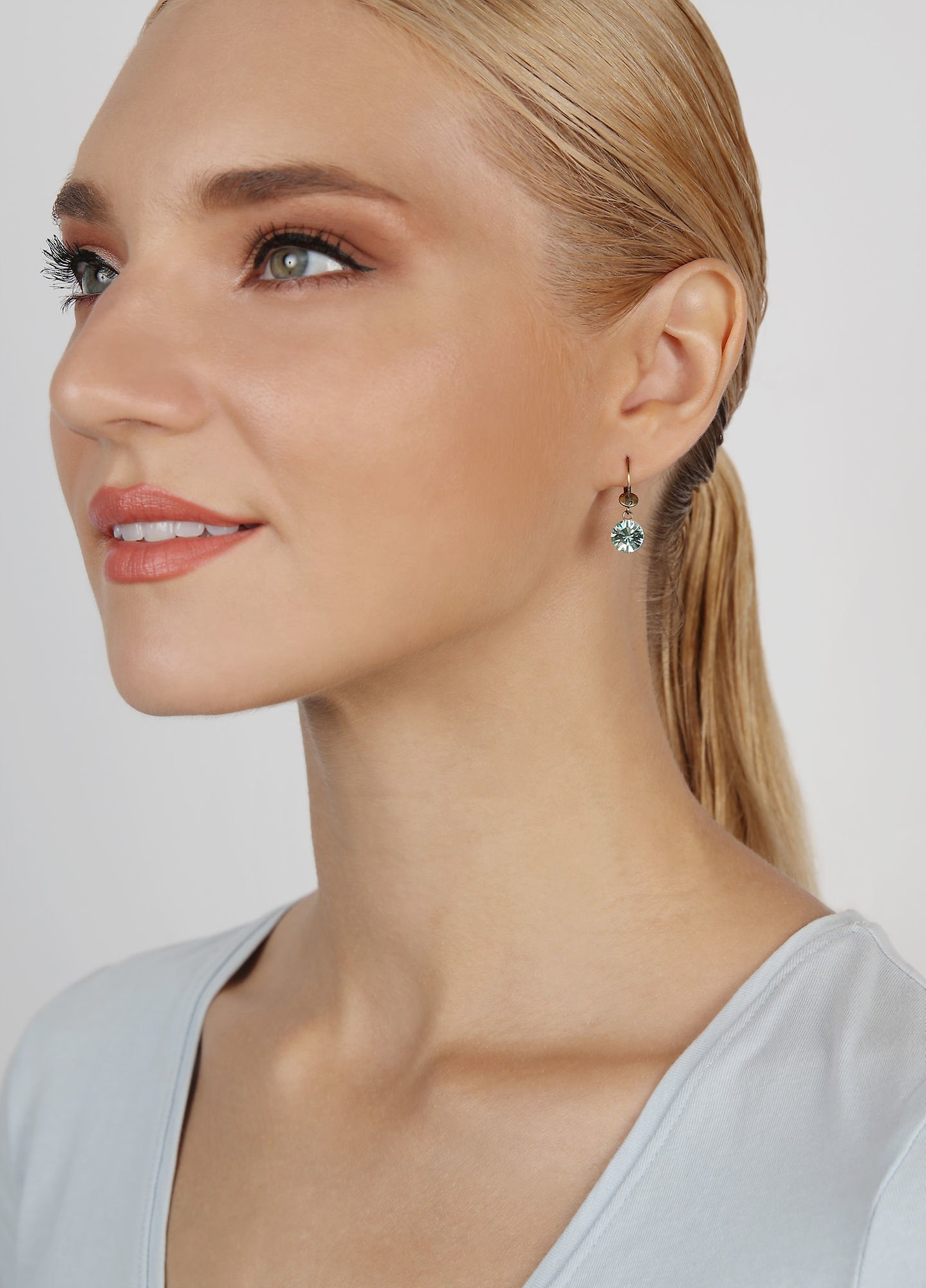 image for Earring Dangling Black Jack Light Green chrysolite SS 39