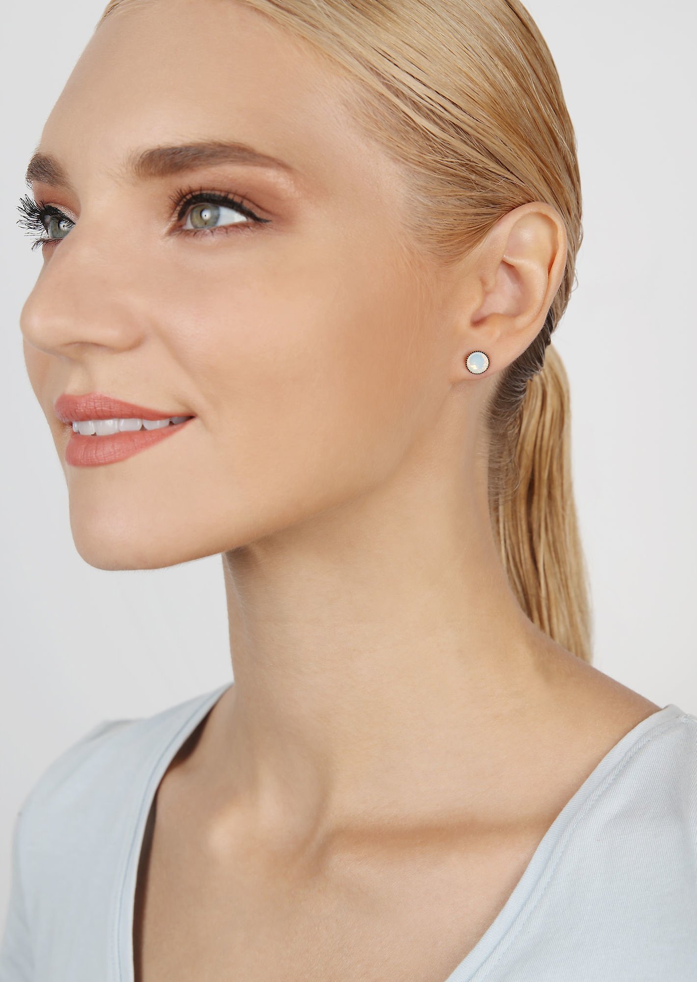 Bild für Ohrstecker flach Black Jack Weiß Weißer Opal SS 34