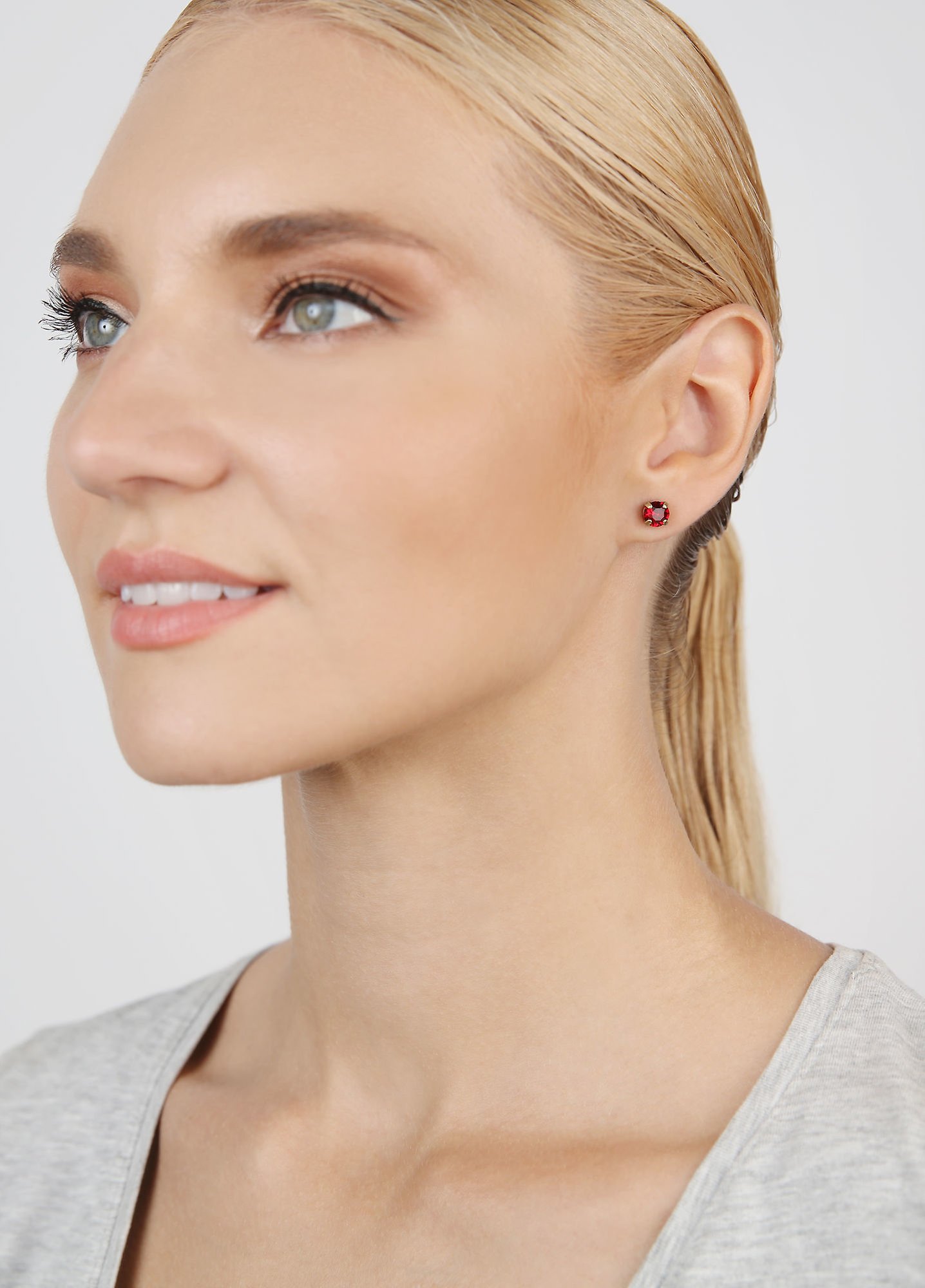 image for Earring Stud Black Jack Red siam SS 29