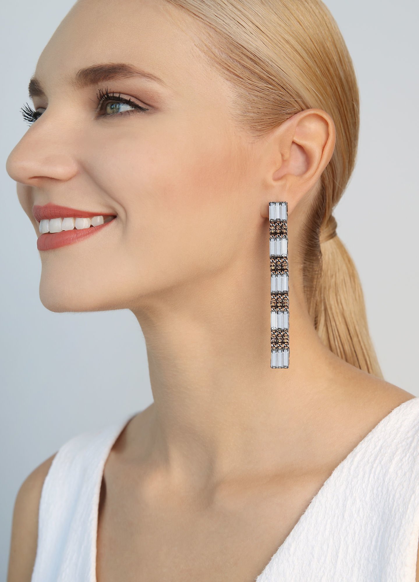 image pour Clou d'oreille pendant For Tilda S Gris crystal satin 