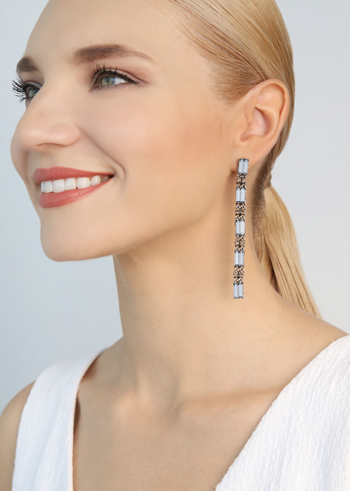 image pour Clou d'oreille pendant For Tilda S Gris crystal satin 