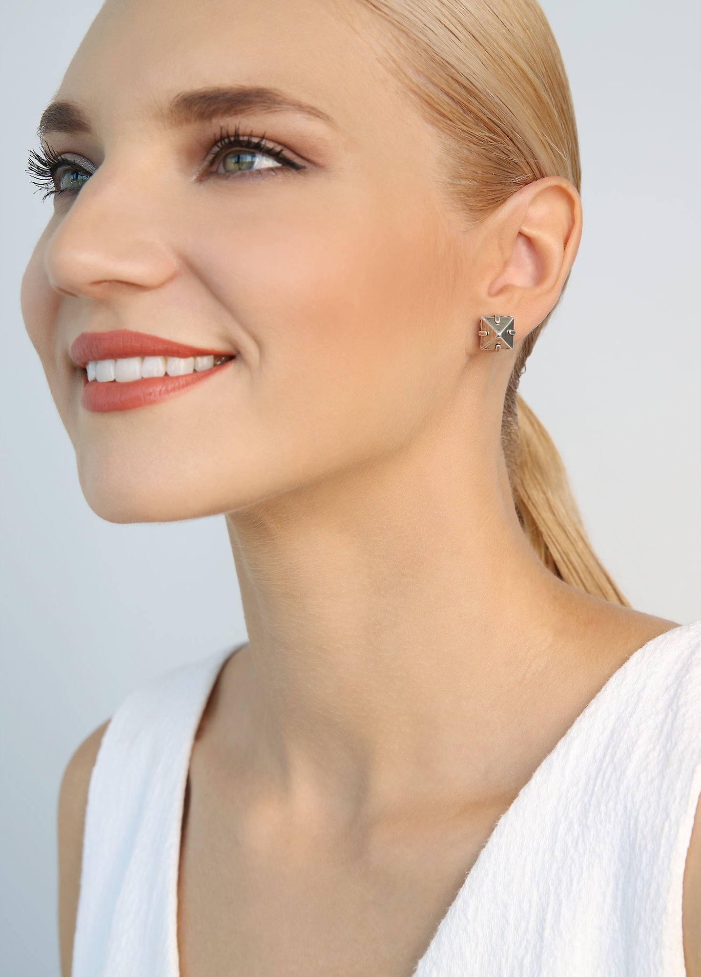 Bild für Ohrstecker Free Spirit Grau  