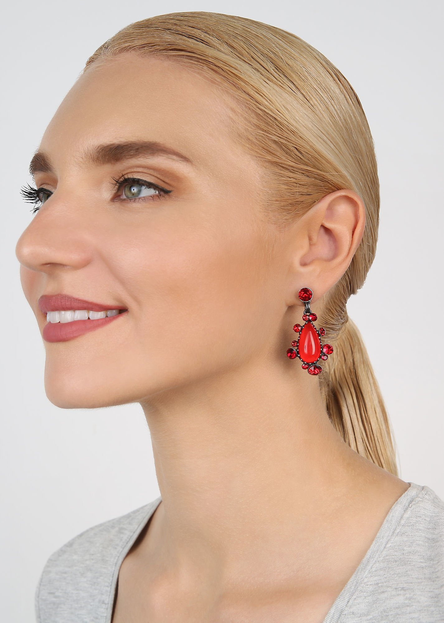 image pour Clou d'oreille pendant Gorgeous Rouge  
