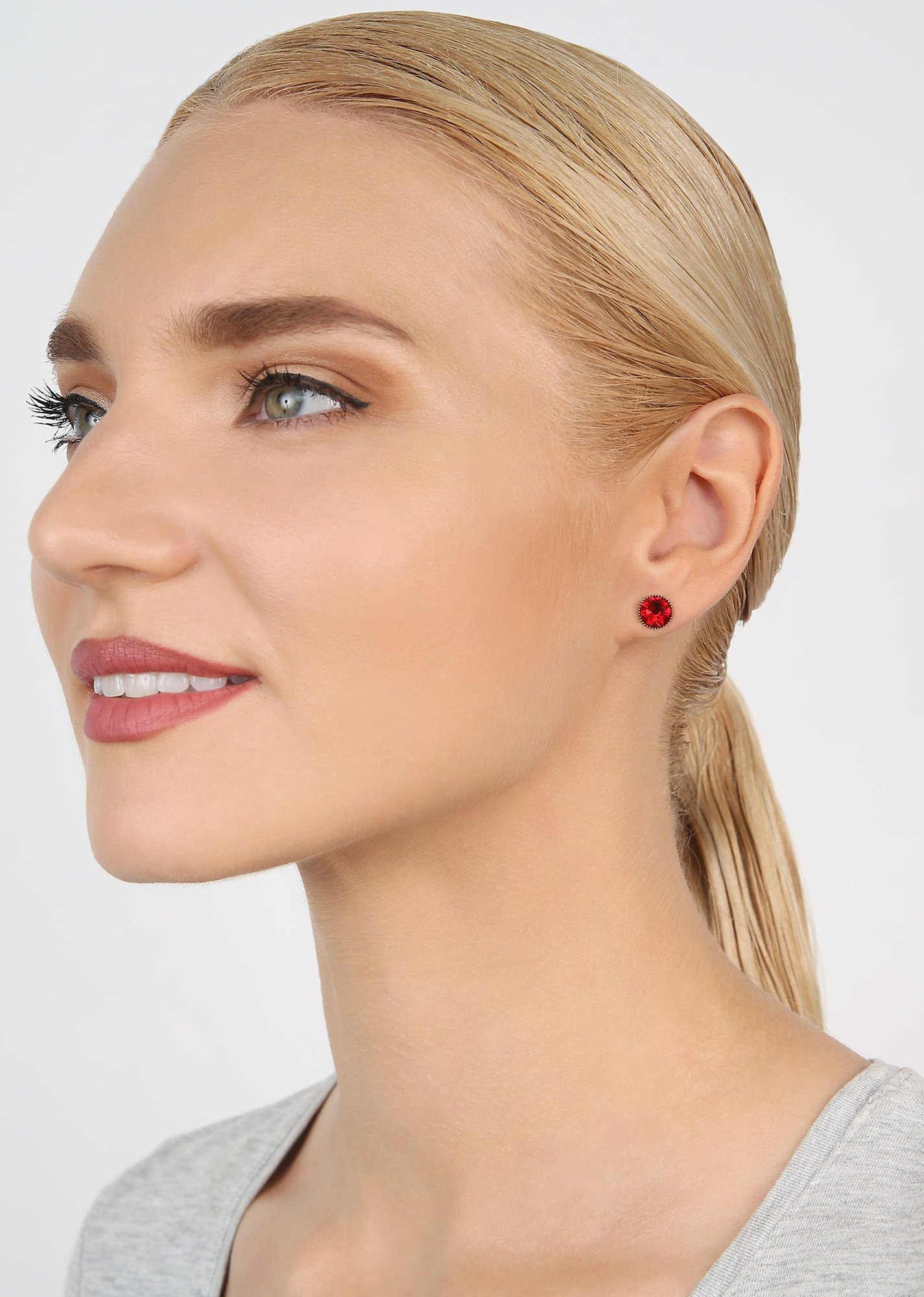 image for Earring stud-flat Black Jack Red light siam SS 34