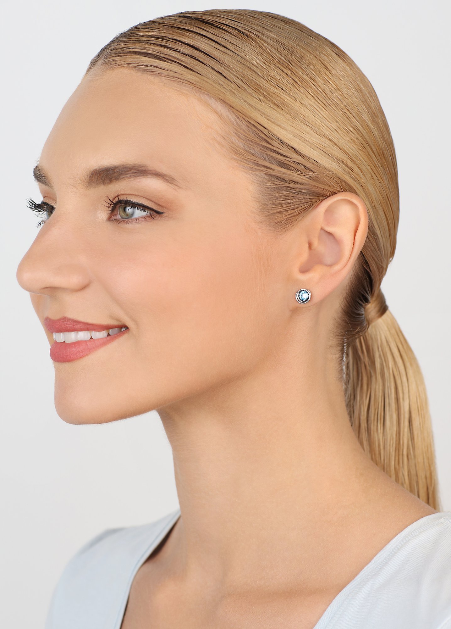 Bild für Ohrstecker Sparkle Twist Blau Aquamarin SS 20