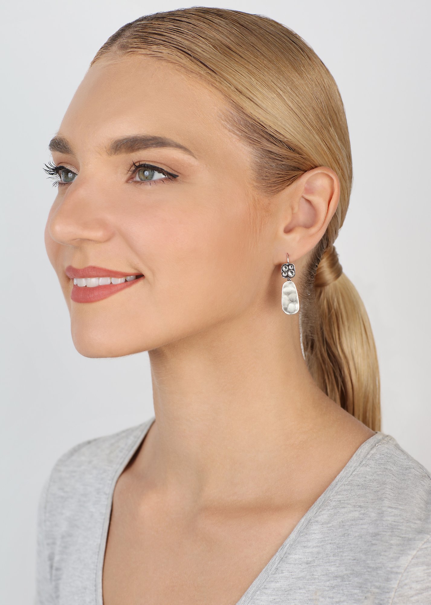 image for Earring Eurowire Dangling Business Glam White crystal silver shade 