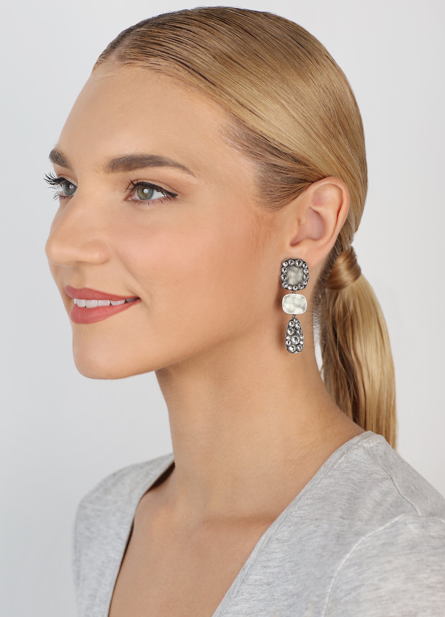 Bild für Ohrstecker baumelnd Business Glam Weiß Kristall Silber Schatten 