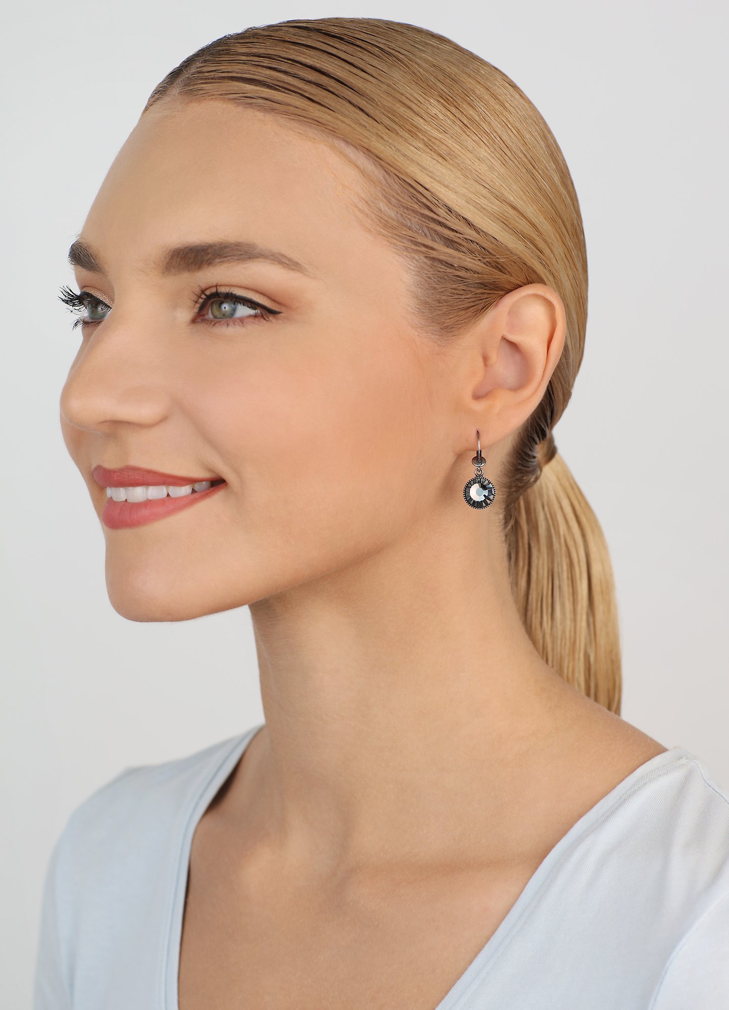 image for Earring Dangling Black Jack Black  