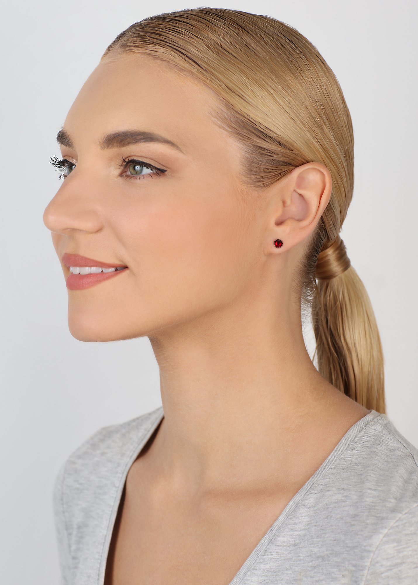 image for Earring stud-flat Black Jack Red dark siam SS 20