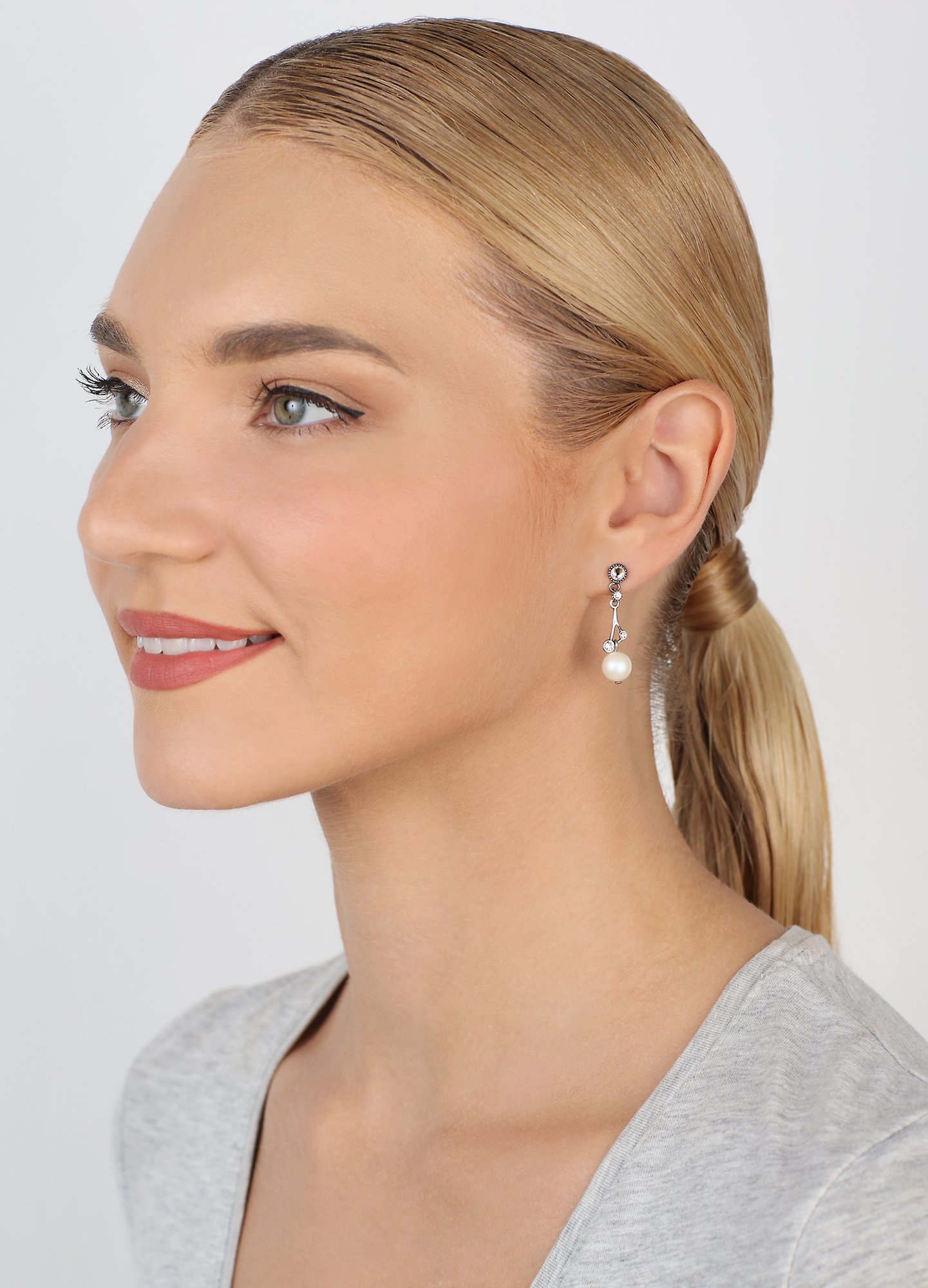 Bild für Ohrstecker baumelnd Amelia Beige / Weiß  