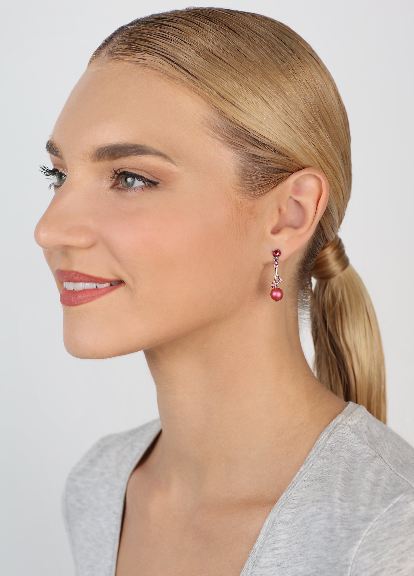 image pour Clou d'oreille pendant Amelia Coralline  