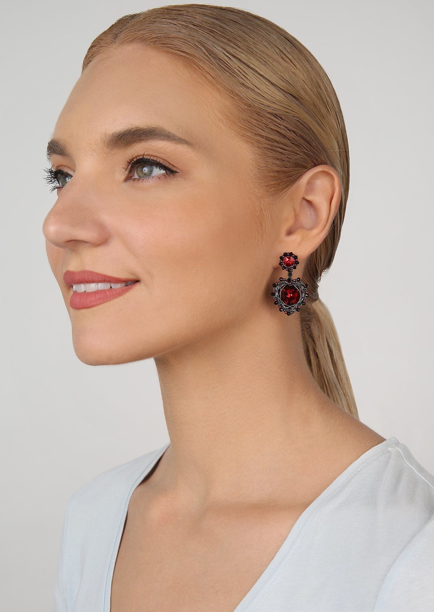 image for Earring Stud Dangling Heart Beat Black / Red  