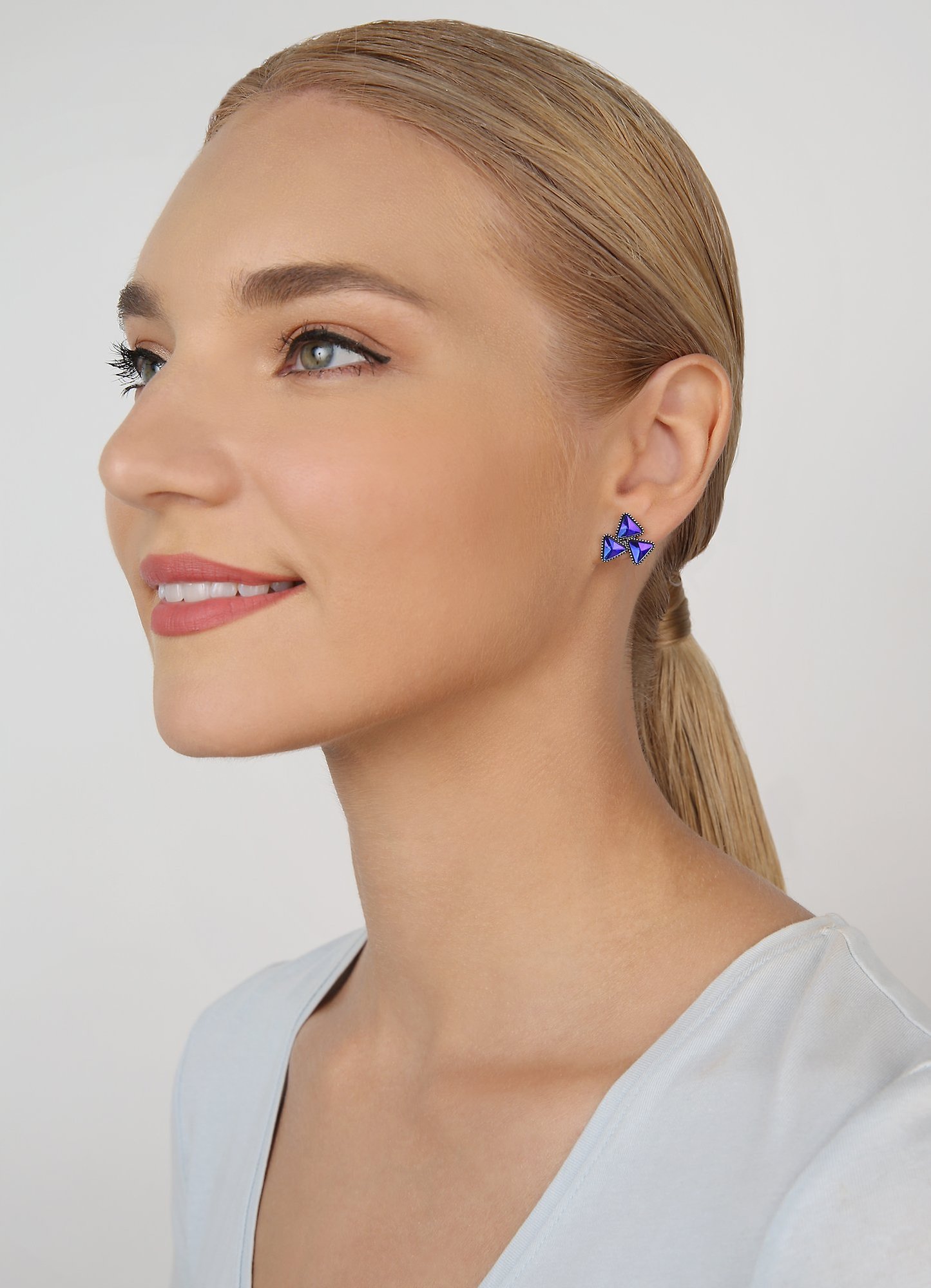 image for Earring Stud Jumping Angles Blue sapphire AB 
