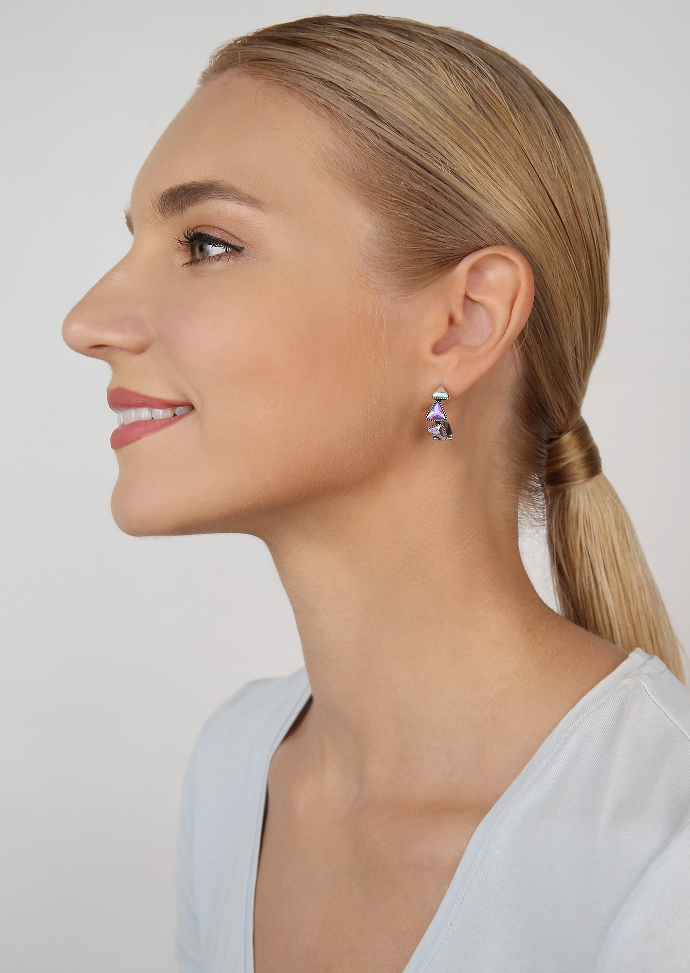 image pour Boucles d'oreilles créoles Jumping Angles Blanc / Lila crystal AB 