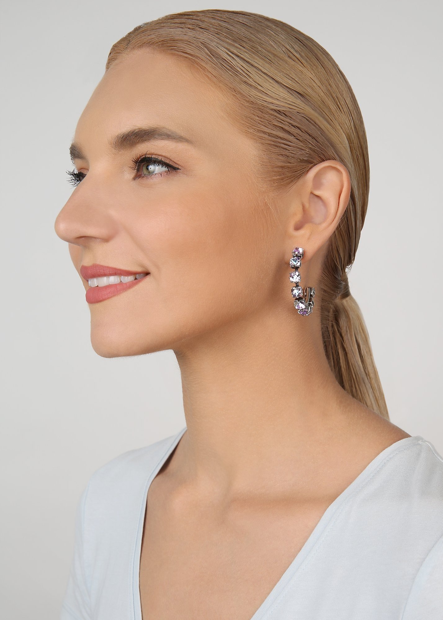 image pour Boucles d'oreilles créoles Punk Classics Blanc / Rose Clair crystal vitrail light size S