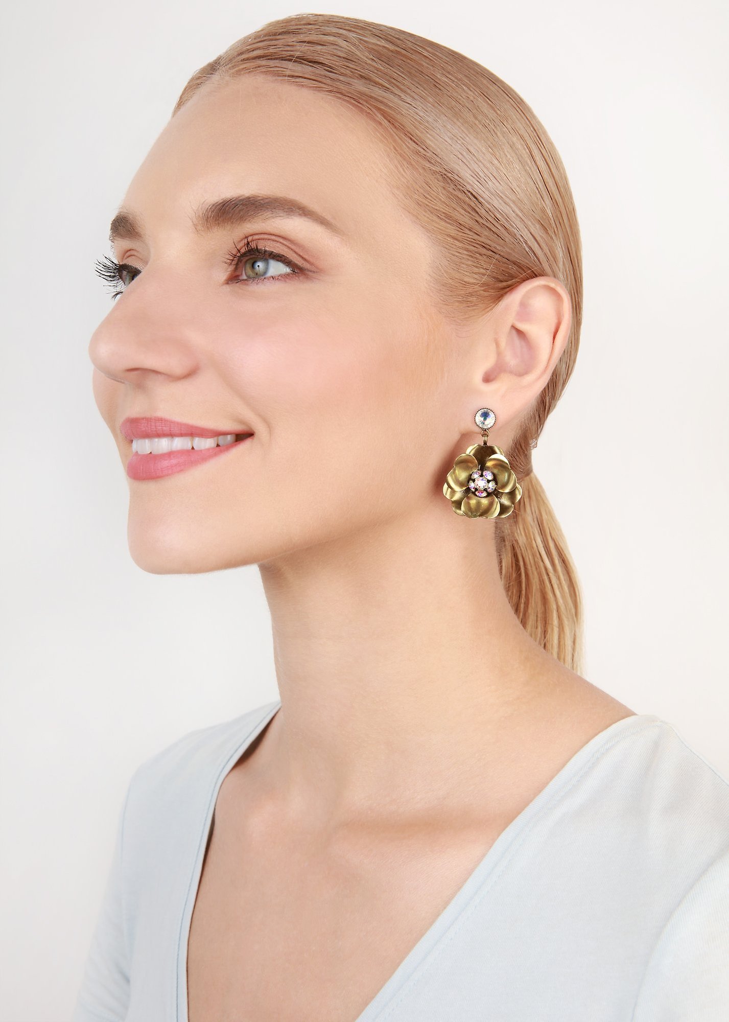 image for Earring Stud Dangling Clubbing Bugs White  