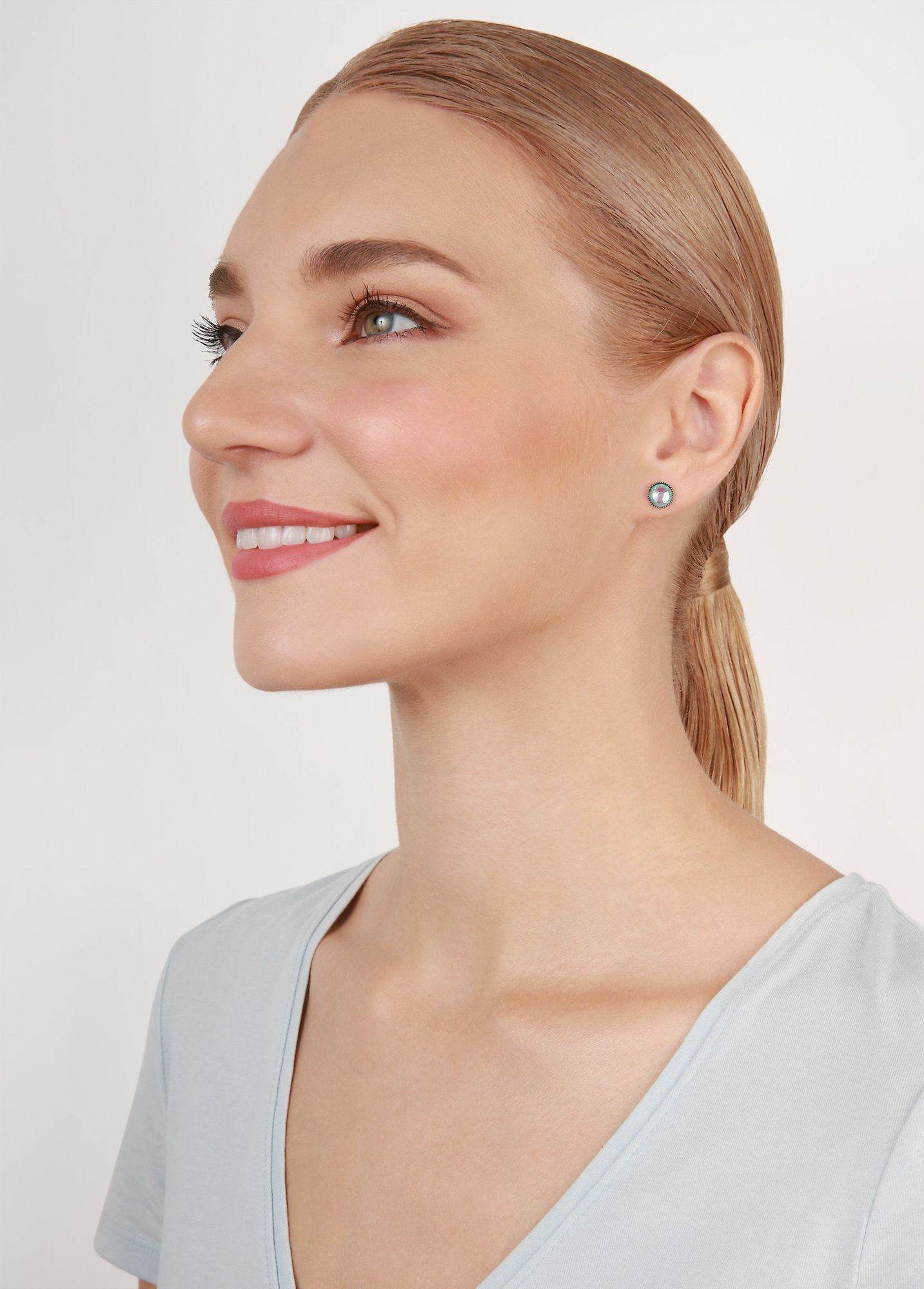 image for Earring Stud-Flat Black Jack Blue blue luminous SS 34