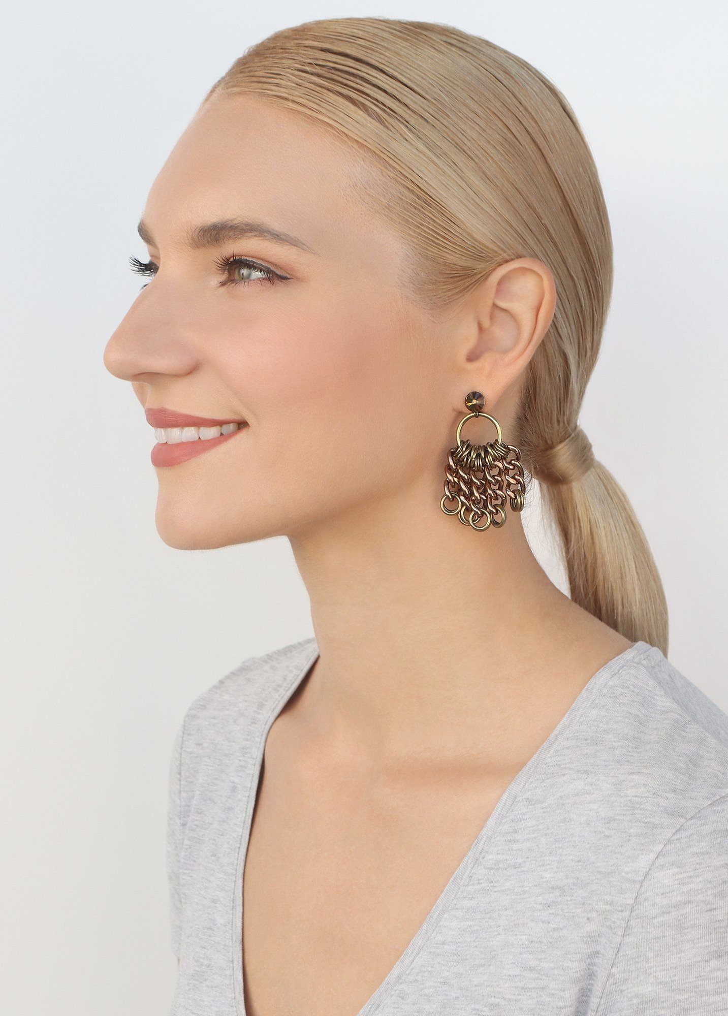 image for Earring Stud Dangling Unchained Brown  