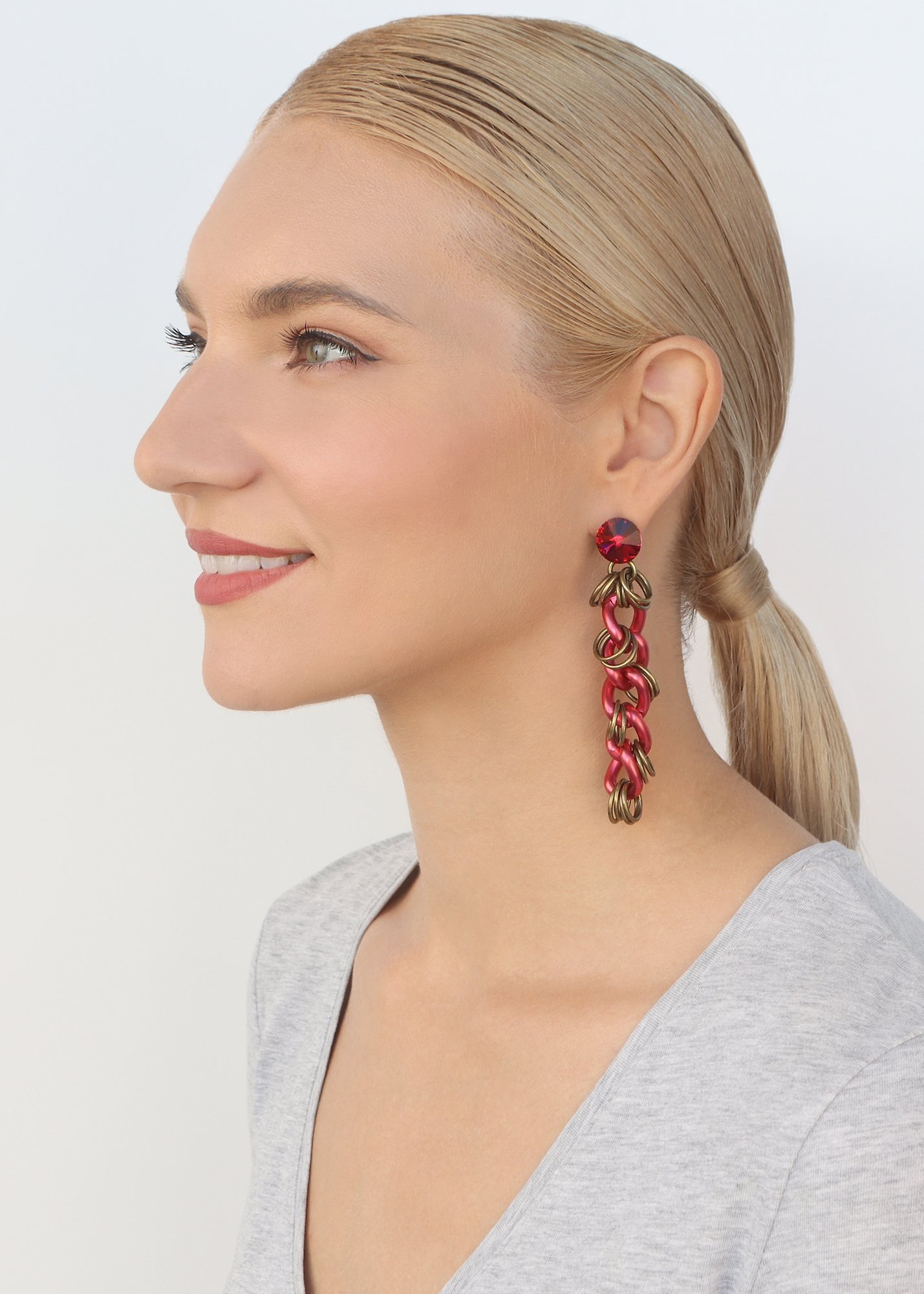 image pour Clou d'oreille pendant Unchained Rouge  