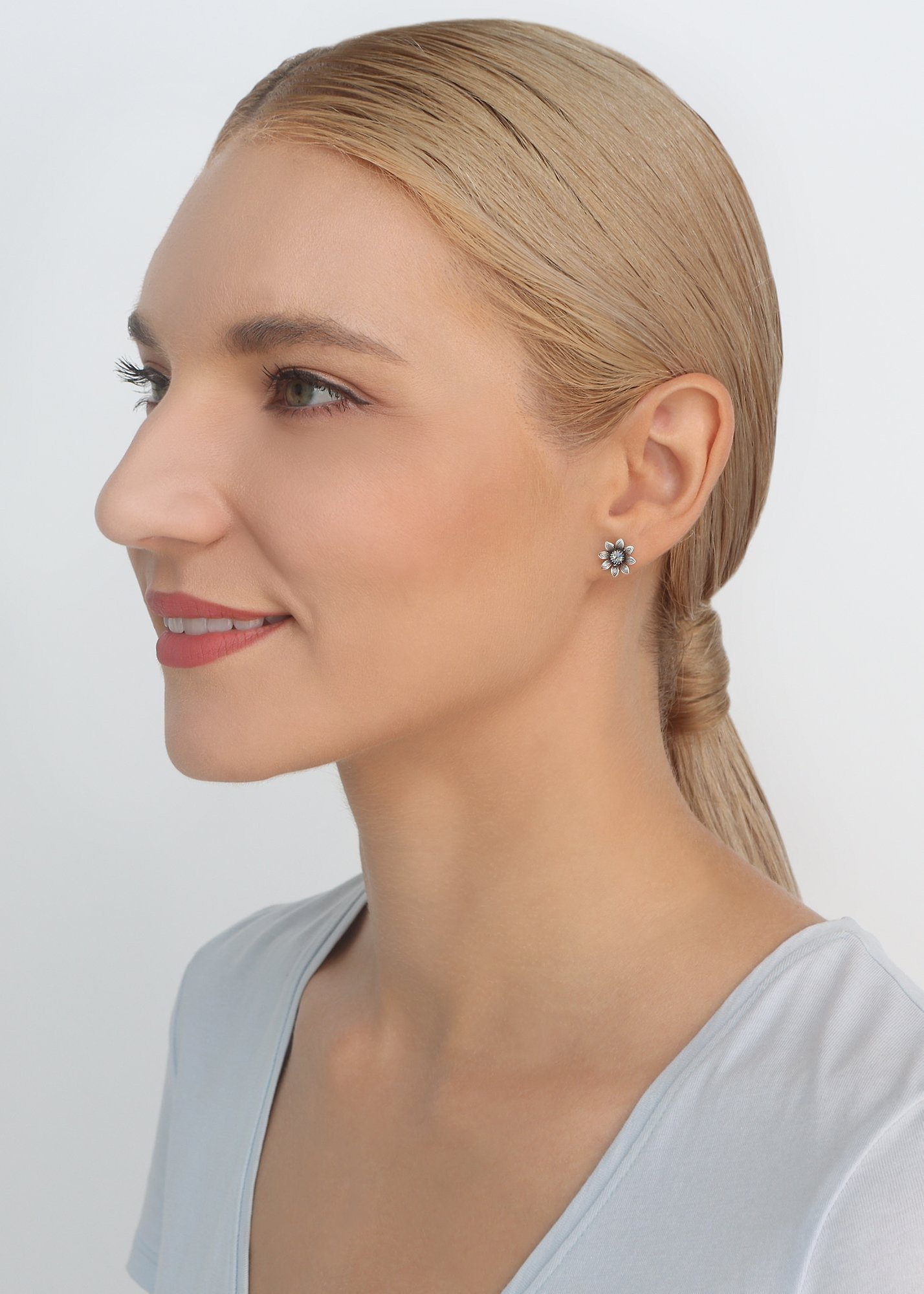 image pour Clou d'oreille Love, Shine and Flowers Bleu  