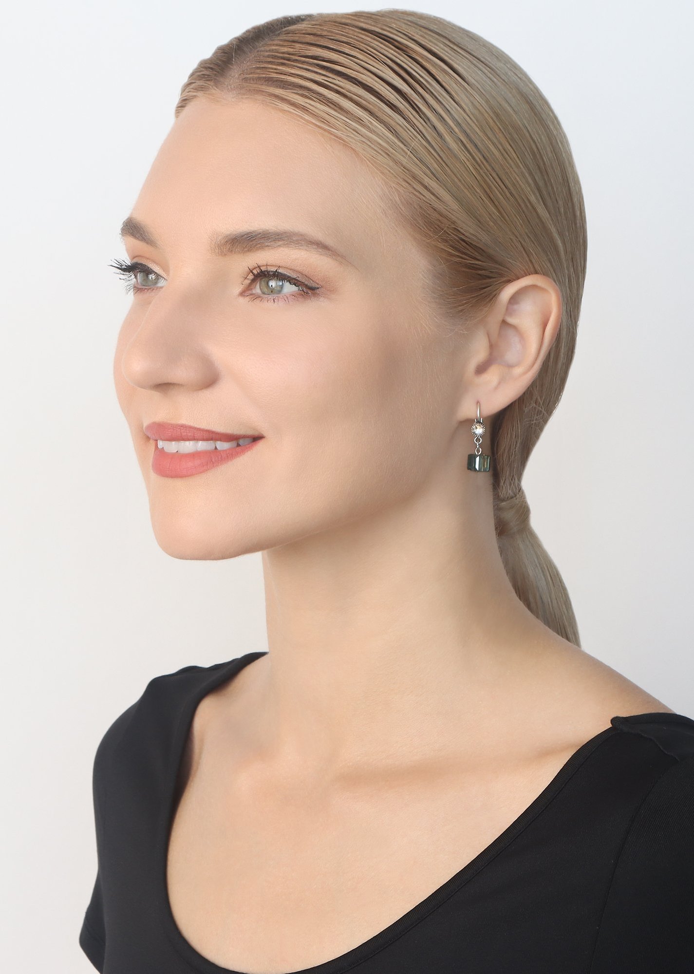 image for Earring Eurowire Dangling Cubes Grey greige 