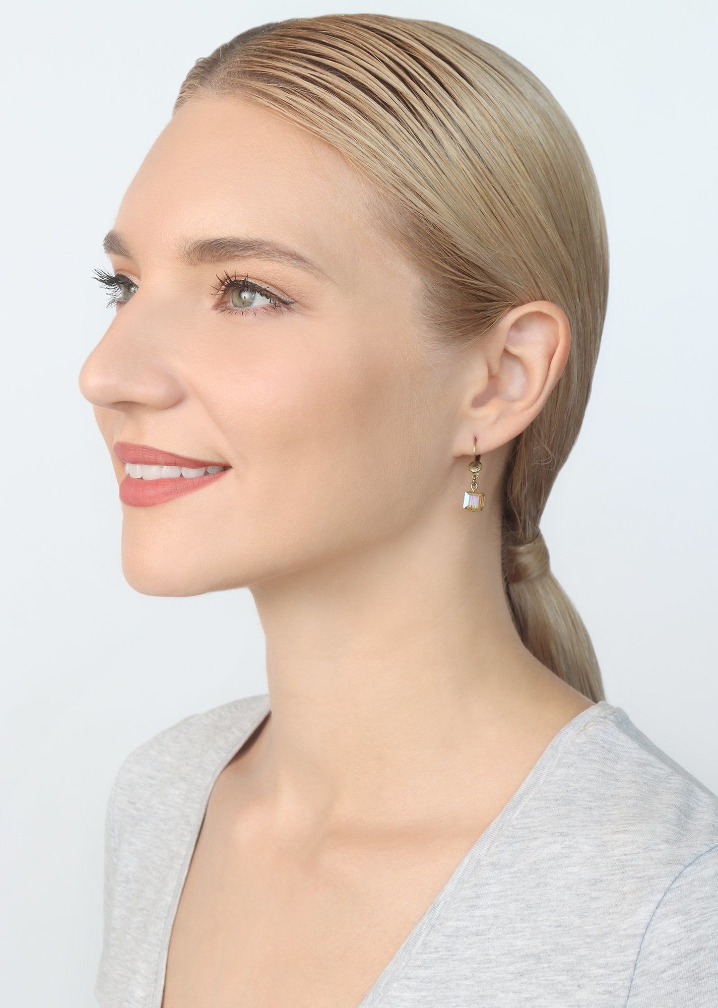 image for Earring Dangling Cubes Brown crystal golden shadow 