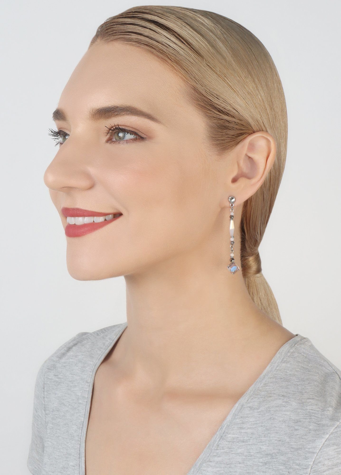 image for Earring Stud Dangling Indian Summer White  