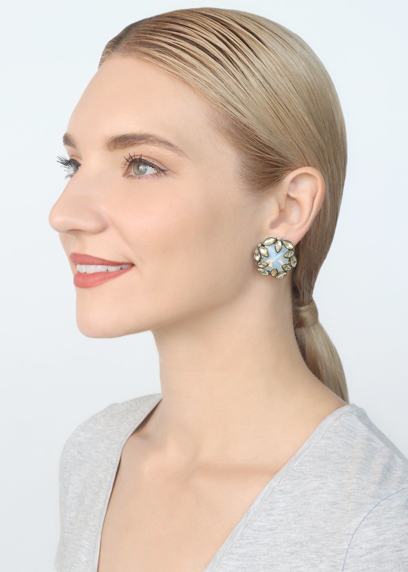 image for Earring Clip Alien Anemone White  size L