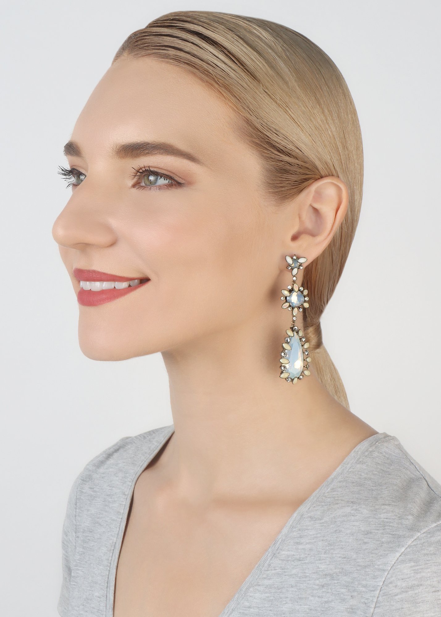 image for Earring stud dangling Alien Anemone White  size L