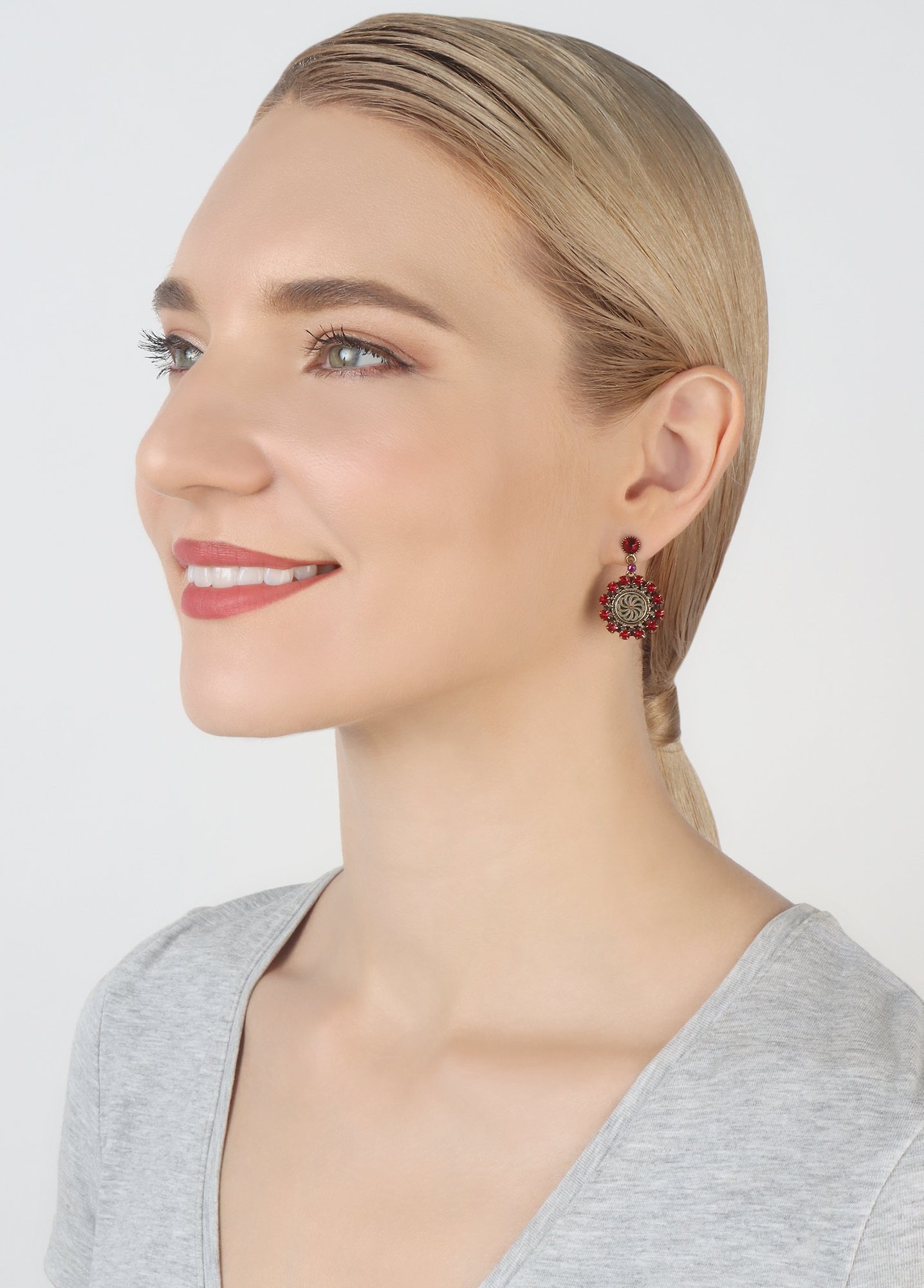 image for Earring Stud Dangling Medallion Glam Red  size XS