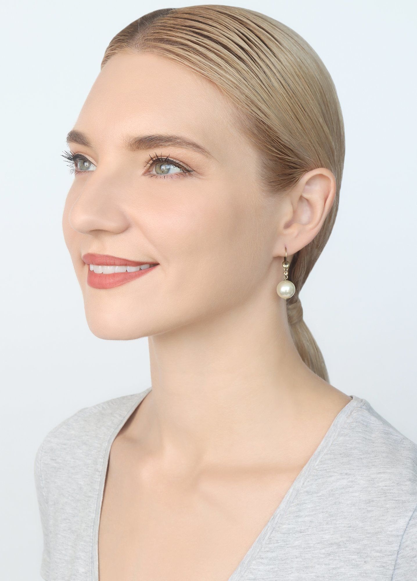 image pour Boucles d'oreilles pendantes Spikes and Pearls Beige / Blanc  