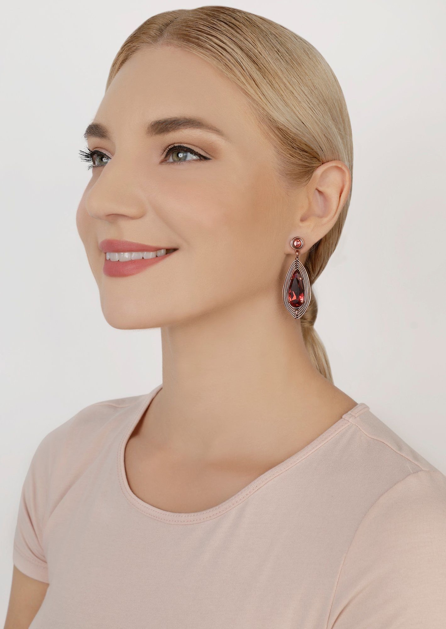 image for Earring stud dangling Amazonia Coralline  size M