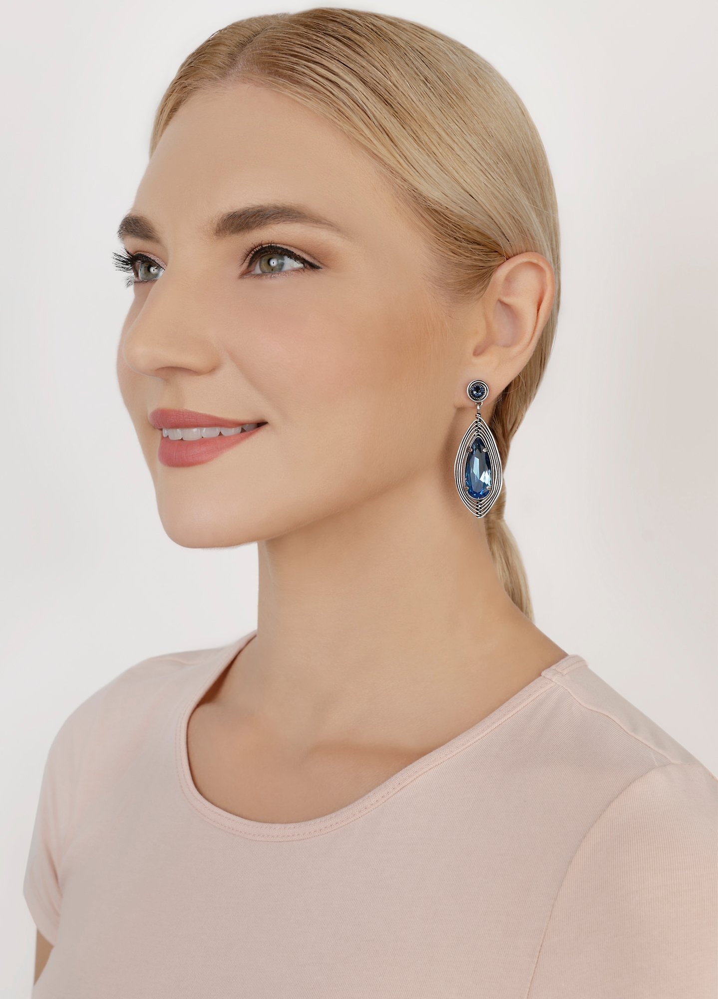 image for Earring Stud Dangling Amazonia Blue  size M