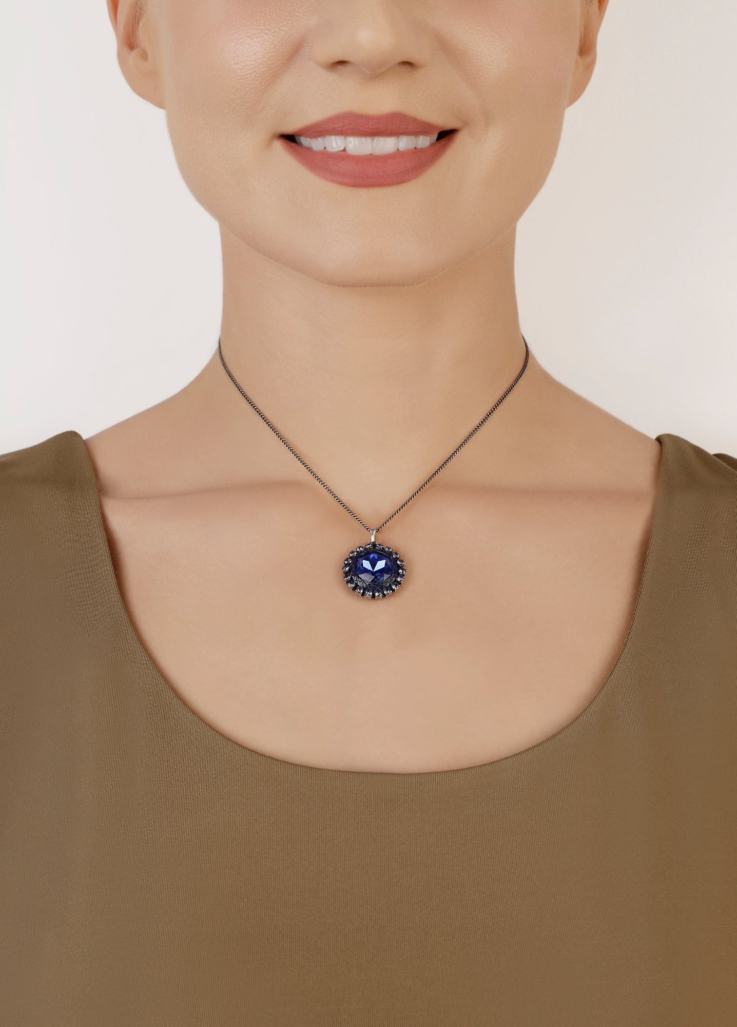 Bild für Halskette mit Anhänger Gem Royale Blau / Lila Saphir Größe M