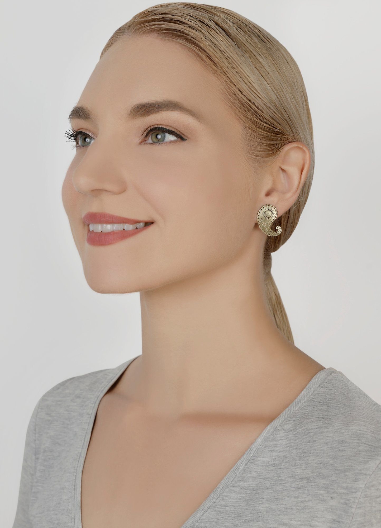 image for Earring Stud Paisley Brass  size S