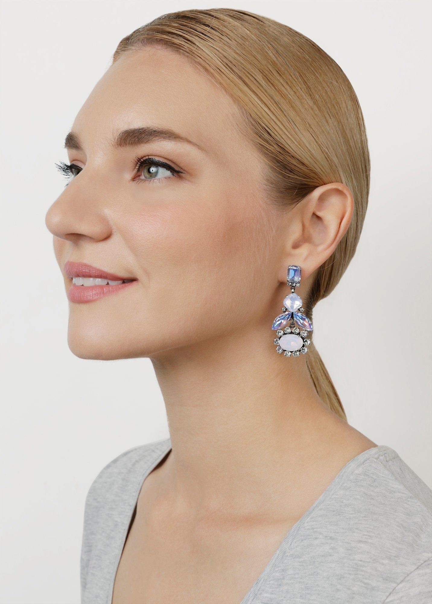 image for Earring Stud Dangling Artdecode White  