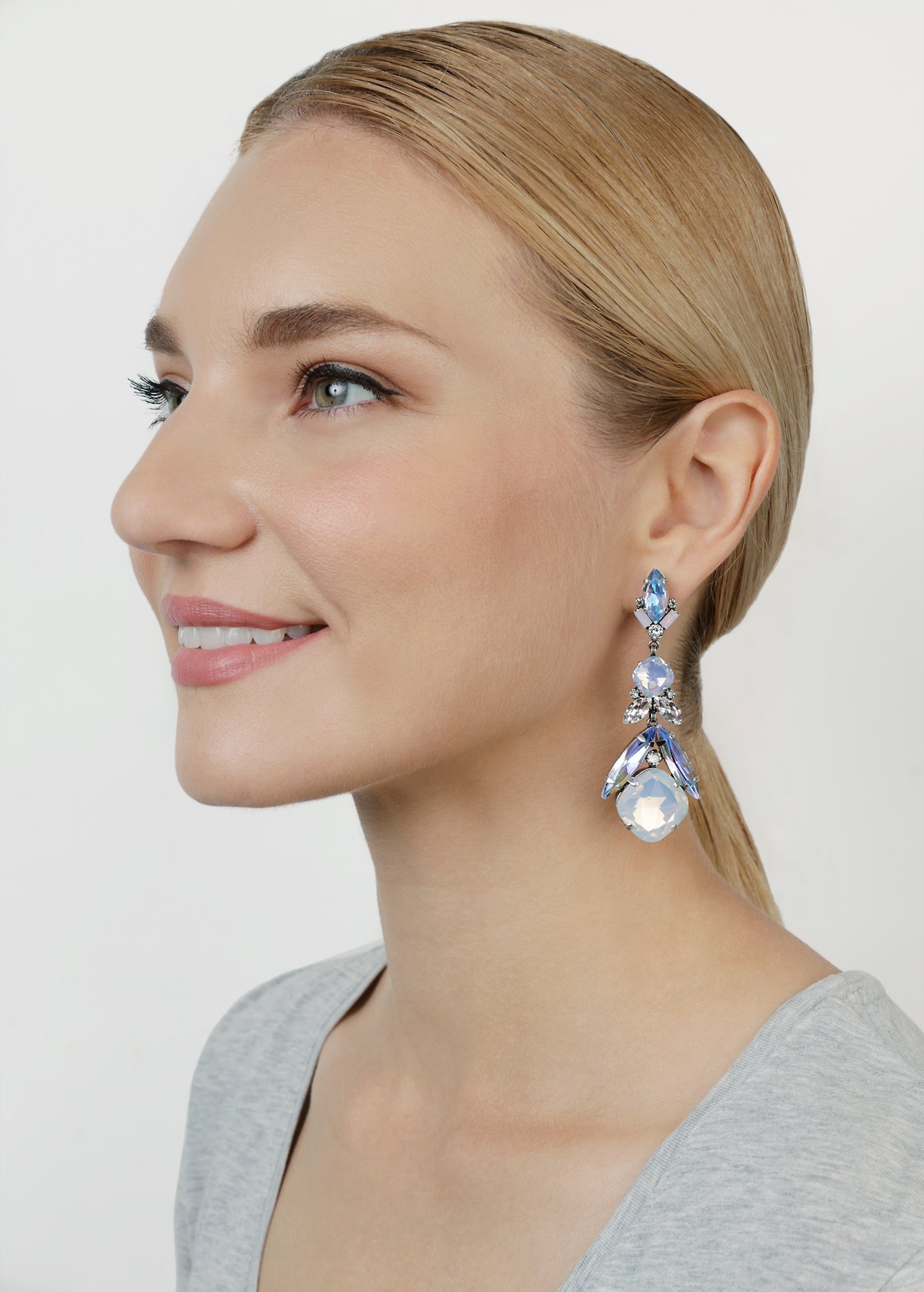 image for Earring stud dangling Artdecode White  