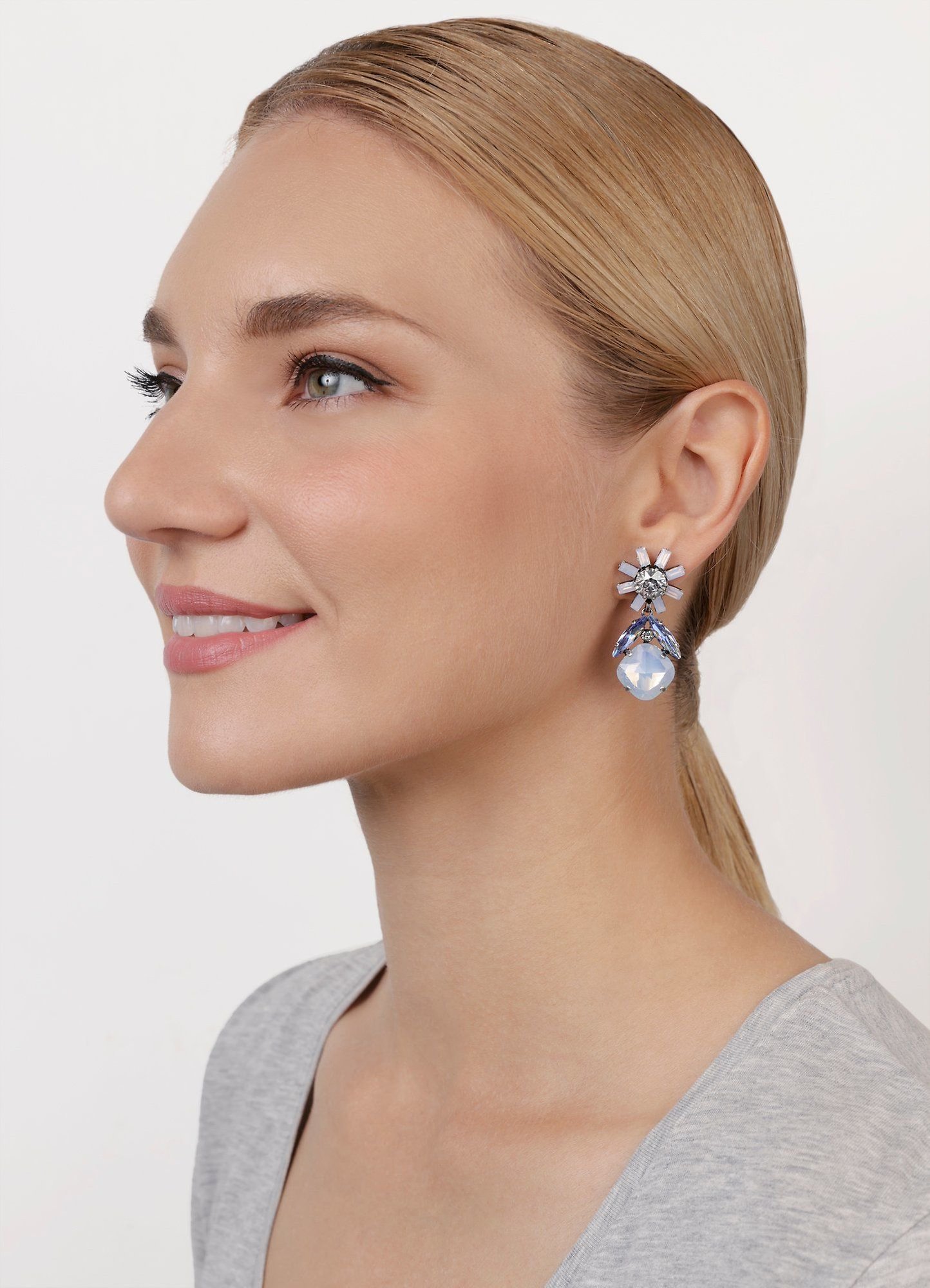 image for Earring Stud Dangling Artdecode White  