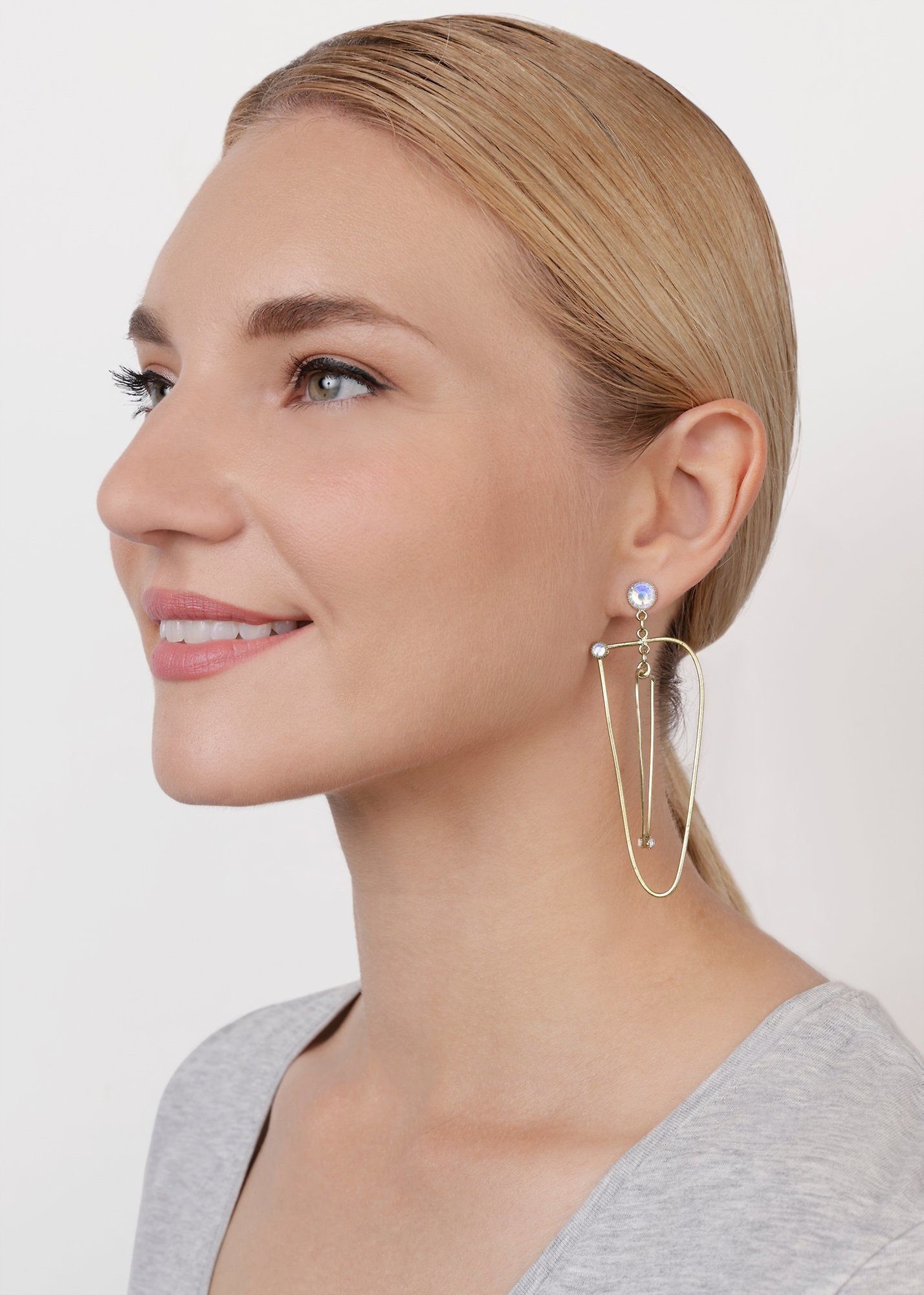 image for Earring Stud Dangling Wireworks White / Lila Moonlight size L